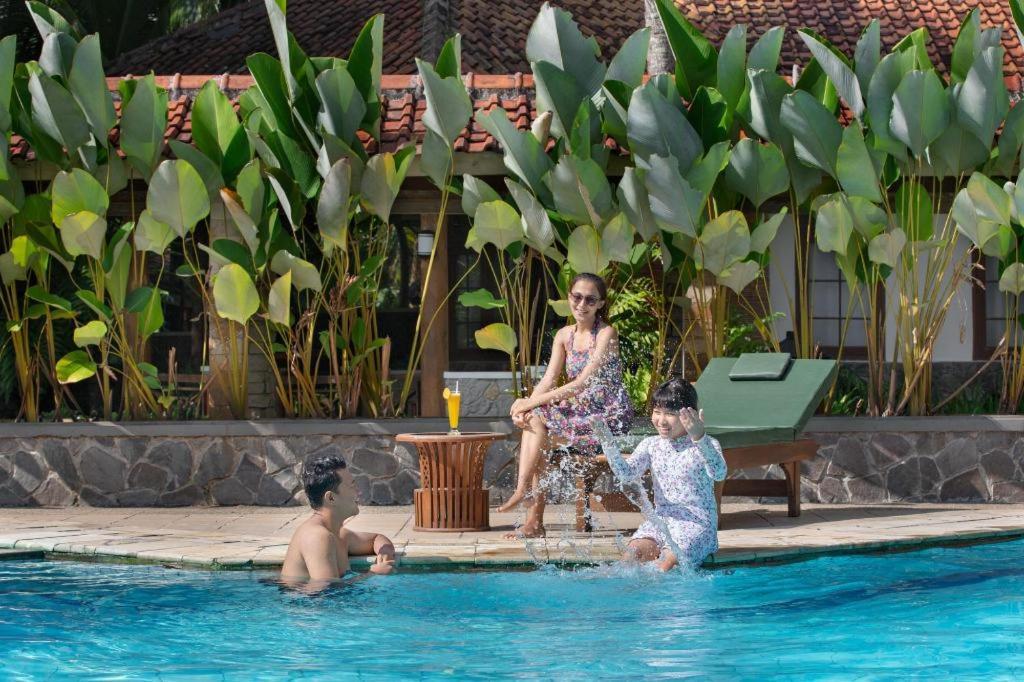 Sunrise Beach Hotel Pangandaran Kültér fotó